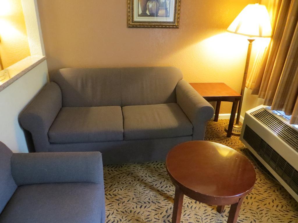 Executive Inn & Suites ซาคราเมนโต ภายนอก รูปภาพ