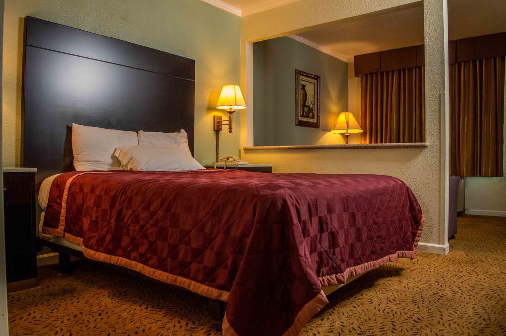 Executive Inn & Suites ซาคราเมนโต ภายนอก รูปภาพ