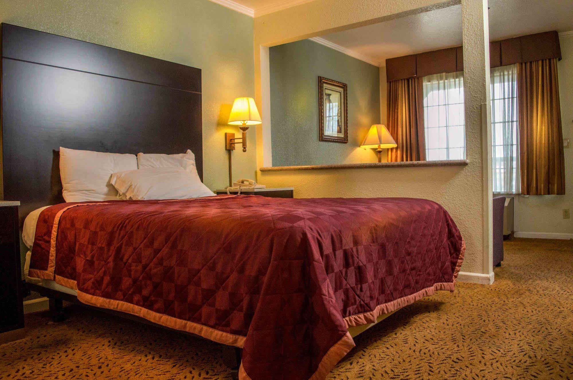 Executive Inn & Suites ซาคราเมนโต ภายนอก รูปภาพ